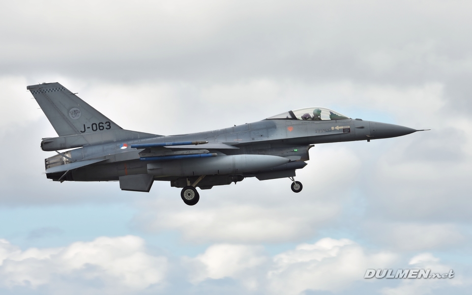 F-16AM J-063 313sqn